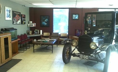 Complete Auto Repair waiting area (800x489)