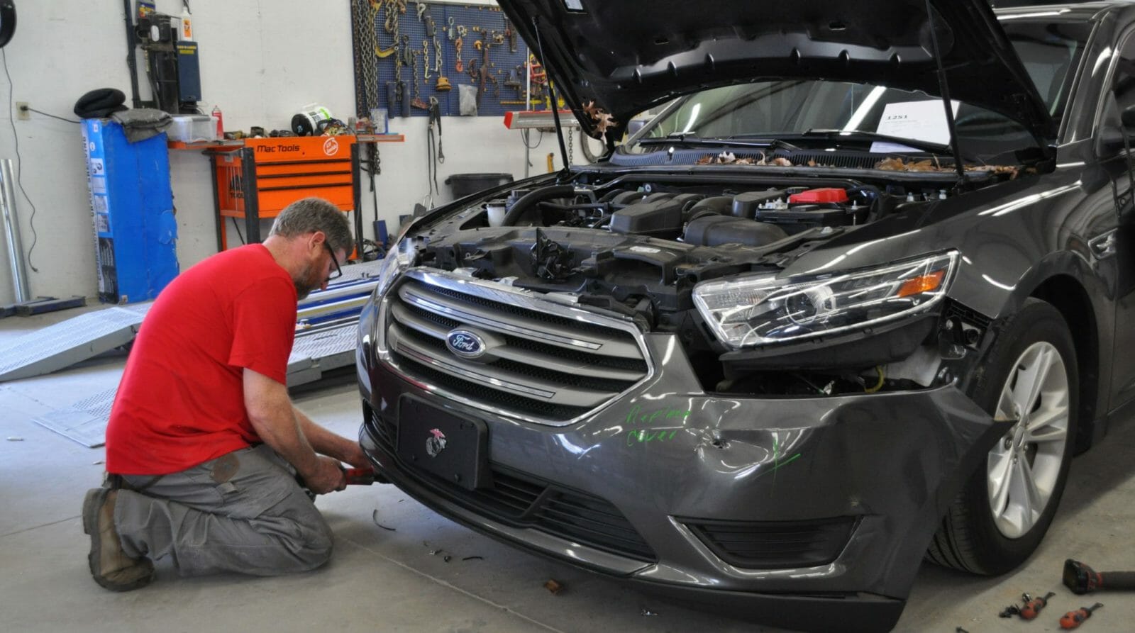 How To Win Over Female Customers To Your Auto Repair Shop Automotive Management Network How To Win Over Female Customers To Your Auto Repair Shop Automotive Management Network